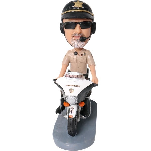 F13132-policeman on Motorcycle-frontside