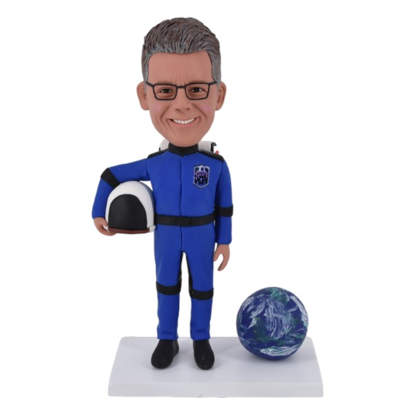 BCA2497-2 2025.05.27 Astronaut