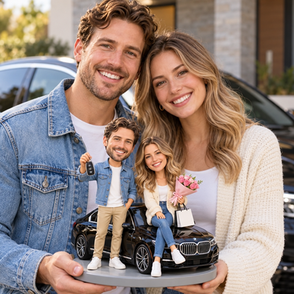 Couple Bobblehead standing by car (2)